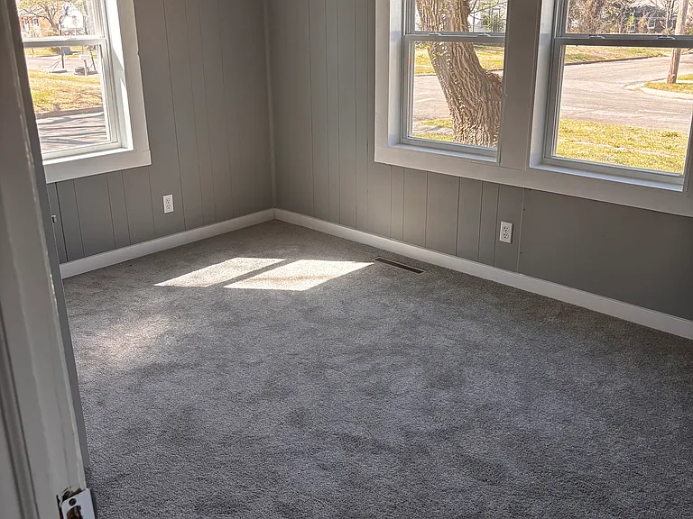 1202 N Terrace Dr — Photo 2