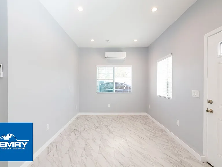 10624 Swinton Ave — Photo 6