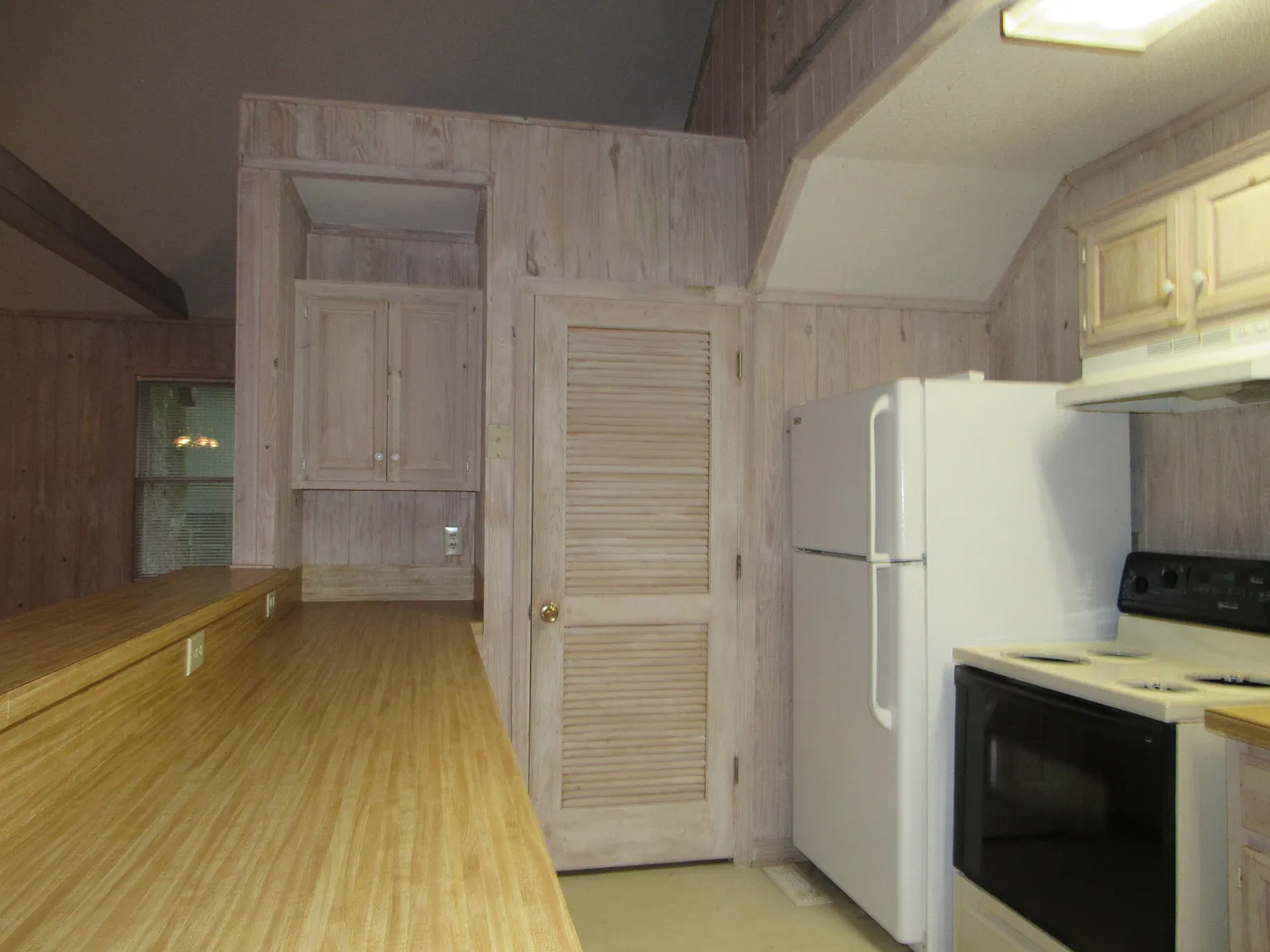 3 bed, 2.5 bath, 1500 sqft, $1,500 — Photo 2