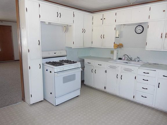 5th image of 2107 N B St