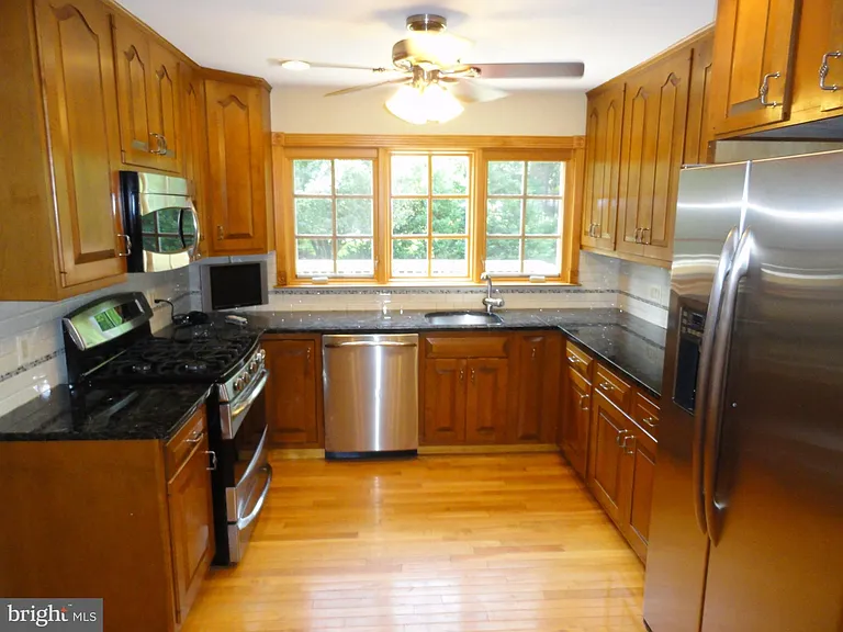 7115 Warbler Ln — Photo 13