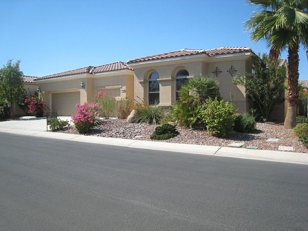 2nd image of 81648 Avenida Santiago