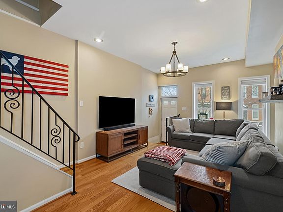 4th image of 34 N Montford Ave