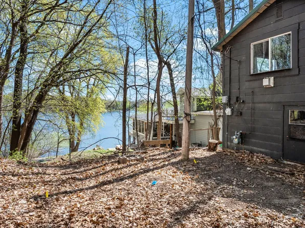 6711 Mohawk Dr, Chanhassen, MN 55317