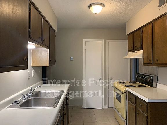 5th image of 4722 Queens Lace Ct