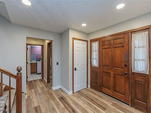 2nd image of 16984 Bear Creek Ln