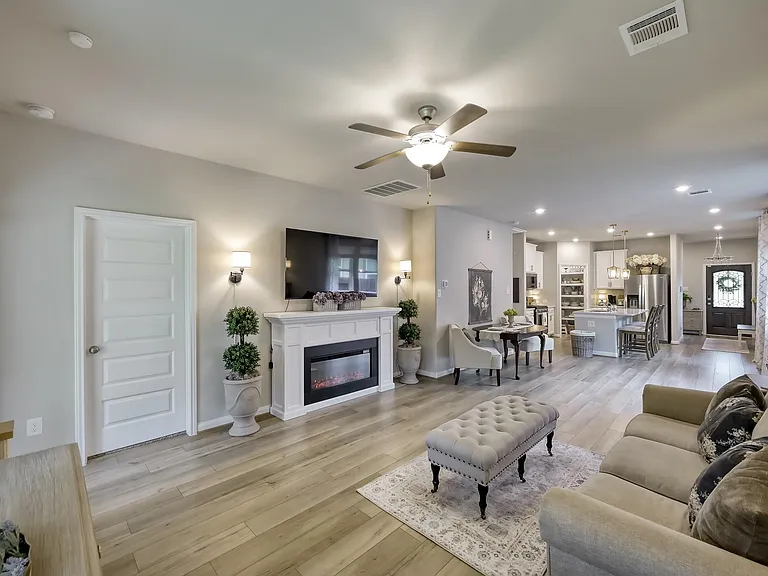 7099 Silverleaf Oak St — Photo 11
