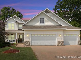 3127 Royal Hannah Dr NE, Rockford, MI 49341