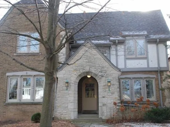 2209 E Kensington Blvd, Shorewood, WI 53211