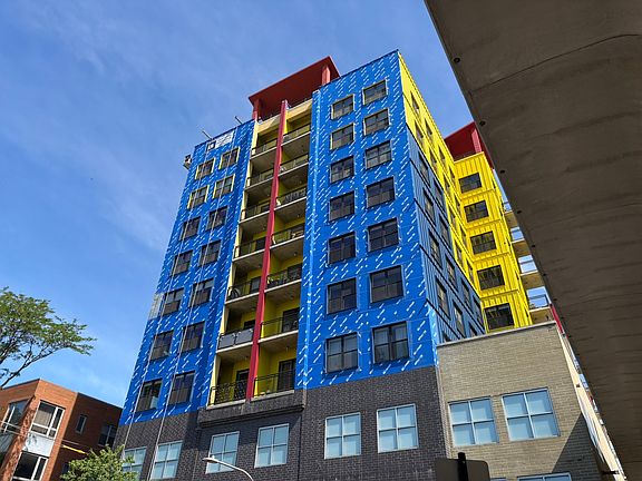 2nd image of 1122 W Catalpa Ave APT 902