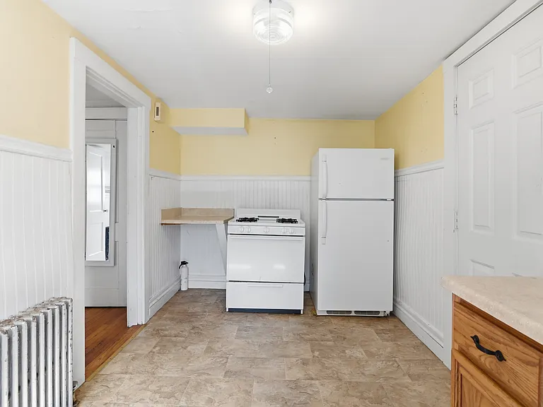 163 Standish Rd #B — Photo 12