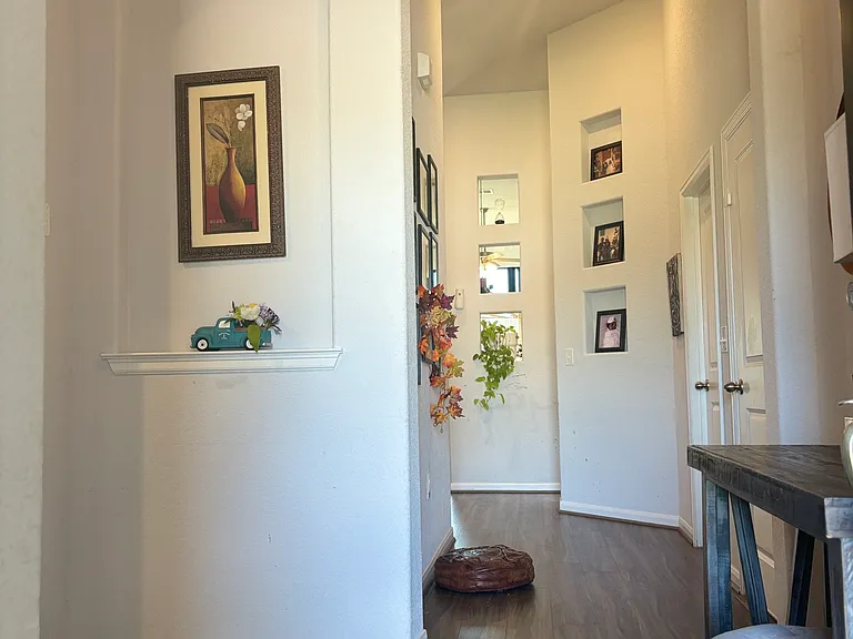 5829 Bianca Dr — Photo 2