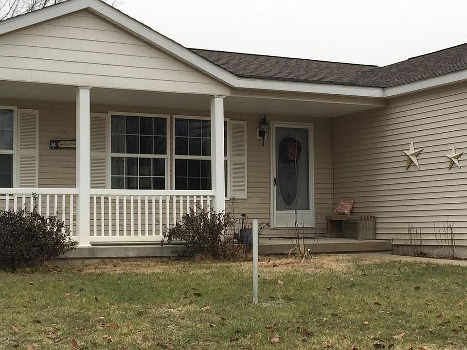 1st image of 33562 Sassafras Ln