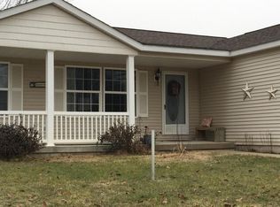 33562 Sassafras Ln, Eau Claire, MI 49111