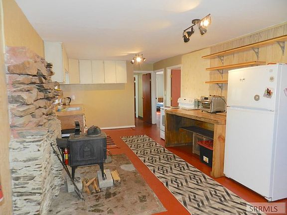 4th image of 36 Blue Camas Rd