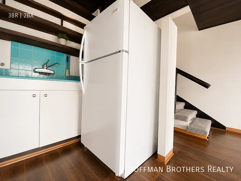2342 Silver Ridge Ave #1 — Photo 8