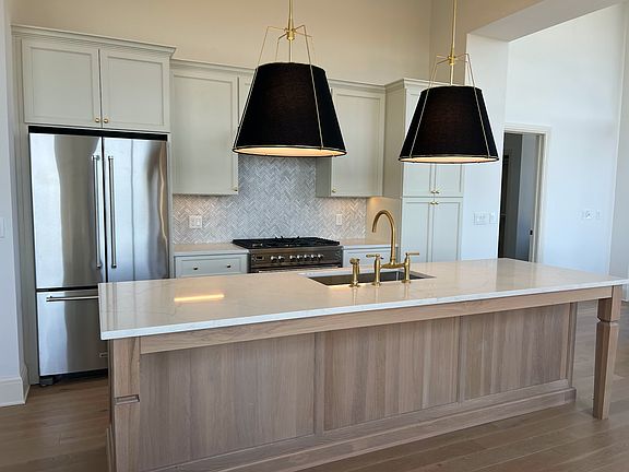4th image of 35 E Hubbard Ave Suite 604