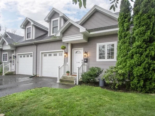 104 Lyman St Unit 104, South Hadley, MA 01075