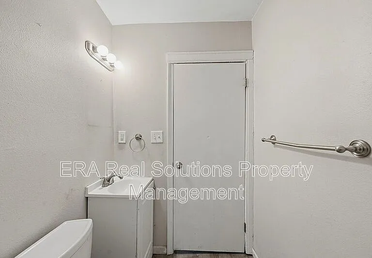 130 Valencia St #1 — Photo 18