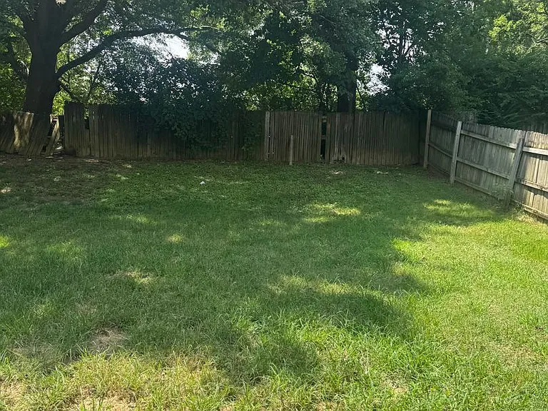 4557 Spring Valley Dr — Photo 19