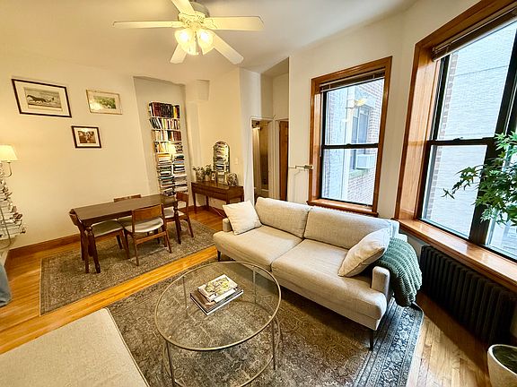 3rd image of 330 W 76th St APT 4B