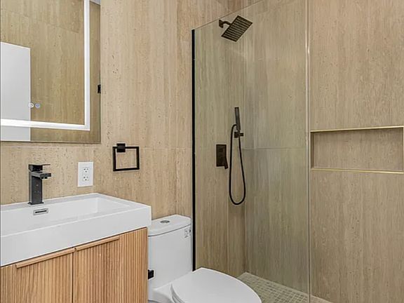 5th image of 19 Saint Marks Pl APT 4G