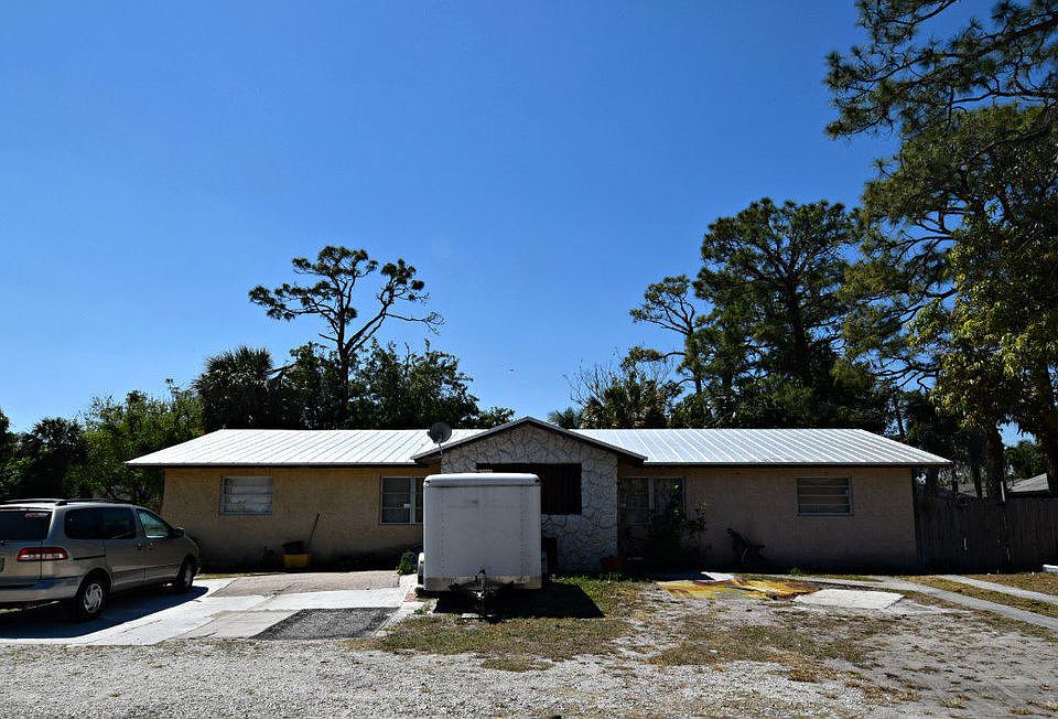 2nd image of 2892 SE Durant Ave