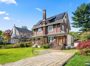 332 Allaire Ave, Leonia, NJ 07605