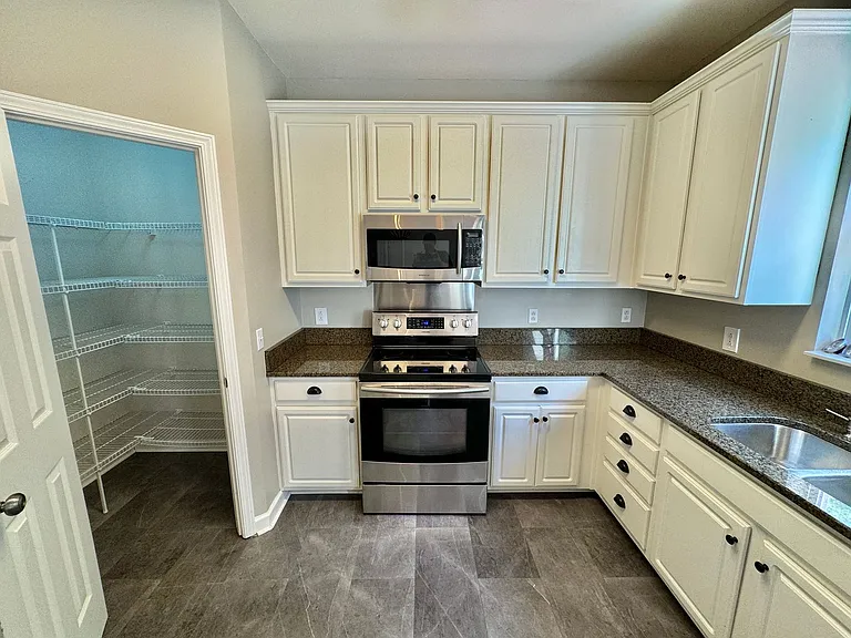 1321 Tilton Dr — Photo 19