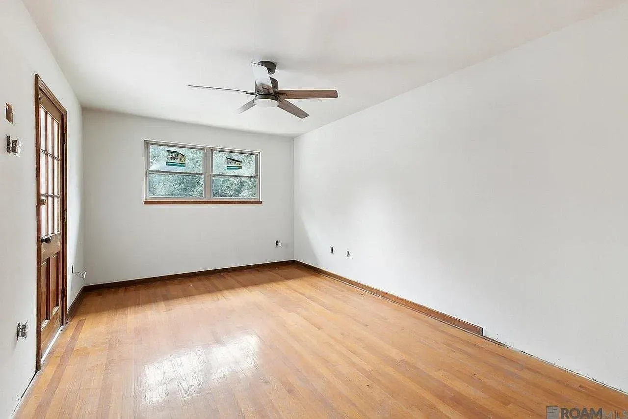 5 bed, 3837 sqft, $750 — Photo 4