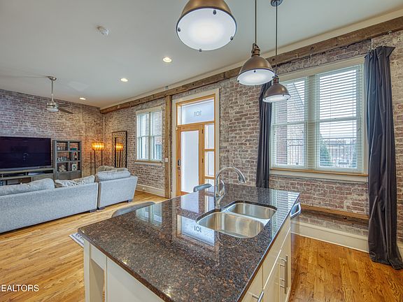 3rd image of 101 Mews Way