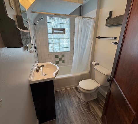 4th image of 432 N Broadway St