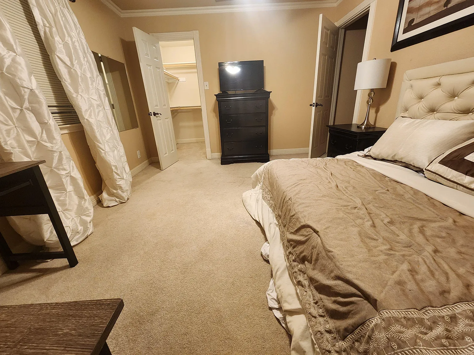 3 bed, 2.5 bath, 2000 sqft, $1,018 — Photo 2