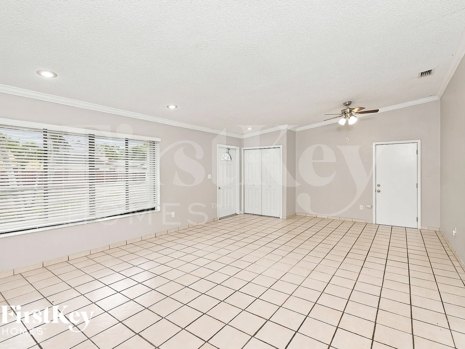 3 bed, 2.0 bath, 1582 sqft, $3,195 — Photo 4