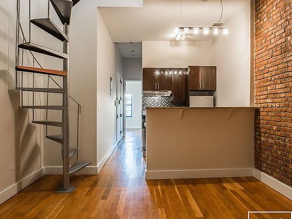3rd image of 295 Throop Ave APT 2B