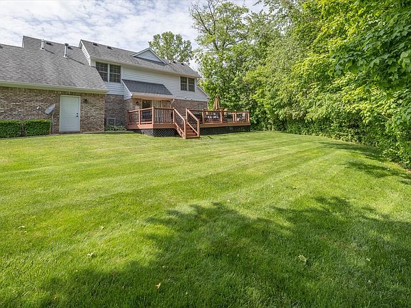 2nd image of 1040 Stave Oak Dr