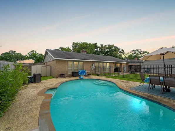 11614 Brighton Lane, Meadows Place, TX 77477