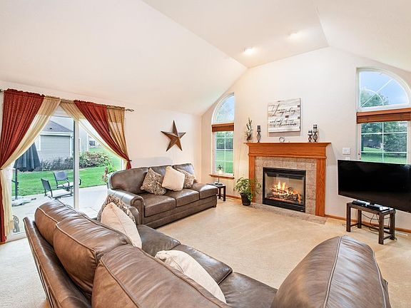2nd image of W174N10148 Tanglewood Dr #1