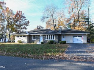 82 Brockley Dr, Delmar, NY 12054