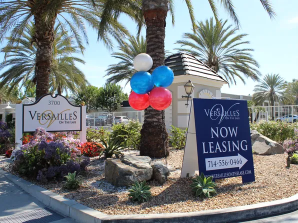 Versailles on the Lake Apartments