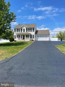 281 Berkshire Dr, Falling Waters, WV, 25419