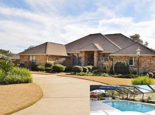 7027 Summit Dr, Navarre, FL 32566