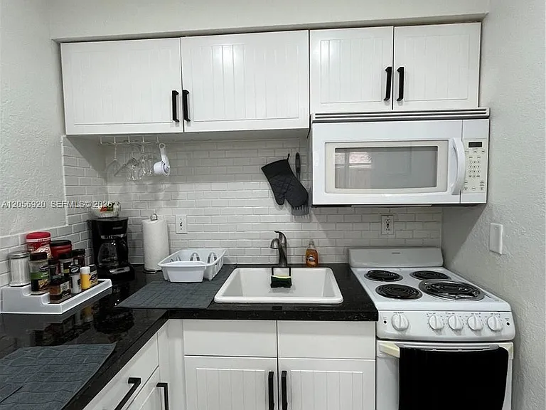 1808 NE 11th Ave #1 — Photo 8