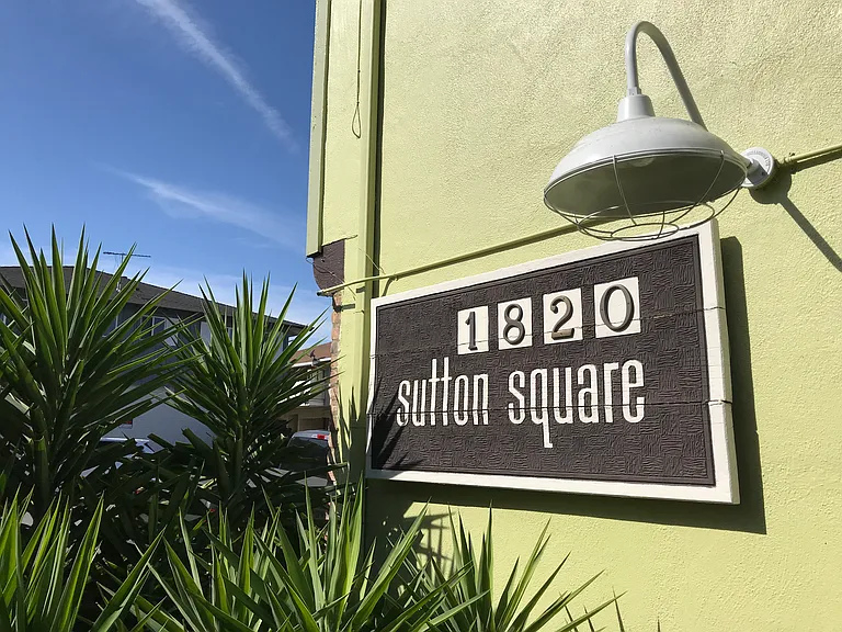 Ground-level 1-Bedroom, 1-bath apartment in the Gemello Park neighborhood of Mountain View.