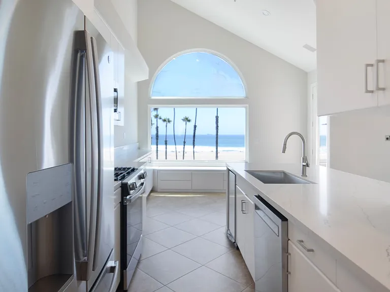 1000 Pacific Coast Hwy #7 — Photo 24