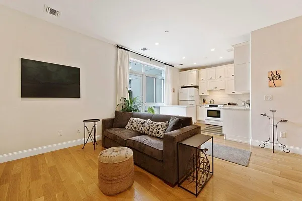 Rented by MNS | media 13