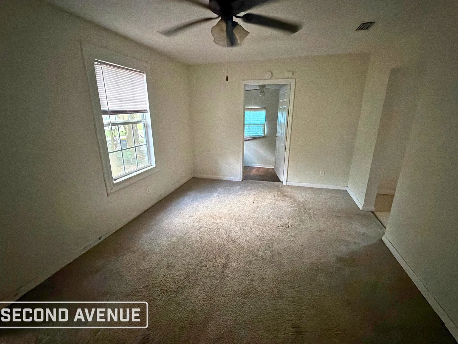 3 bed, 2.0 bath, 1220 sqft, $1,019 — Photo 2