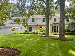 1035 Forest Hill Rd, Lake Forest, IL 60045