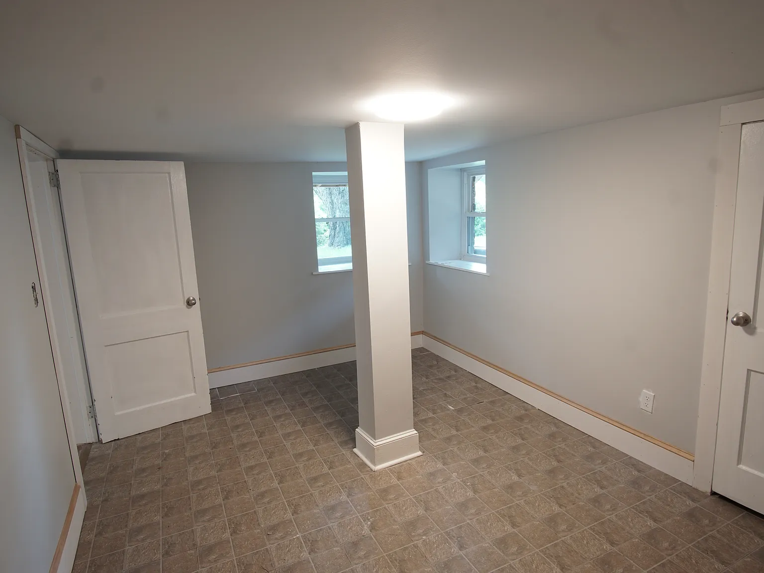2 bed, 900 sqft, $1,550 — Photo 2