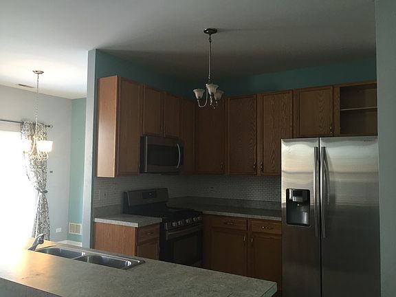2nd image of 3994 Blackstone Dr